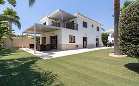 Lime 3-Bedroom Villa In Protaras